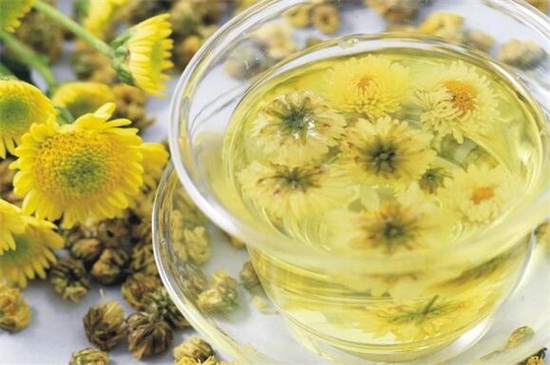 菊花茶里有小黑虫可以喝